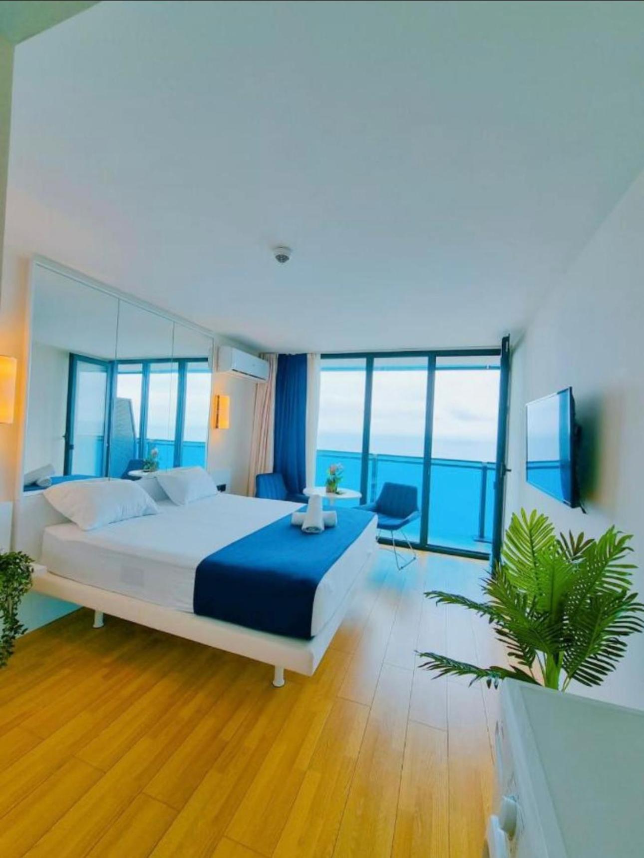 Orbi City Apartment With Sea View Batumi Eksteriør bilde